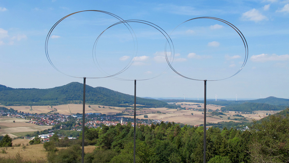 MOVING CLOUDS, 2018, H 340 cm